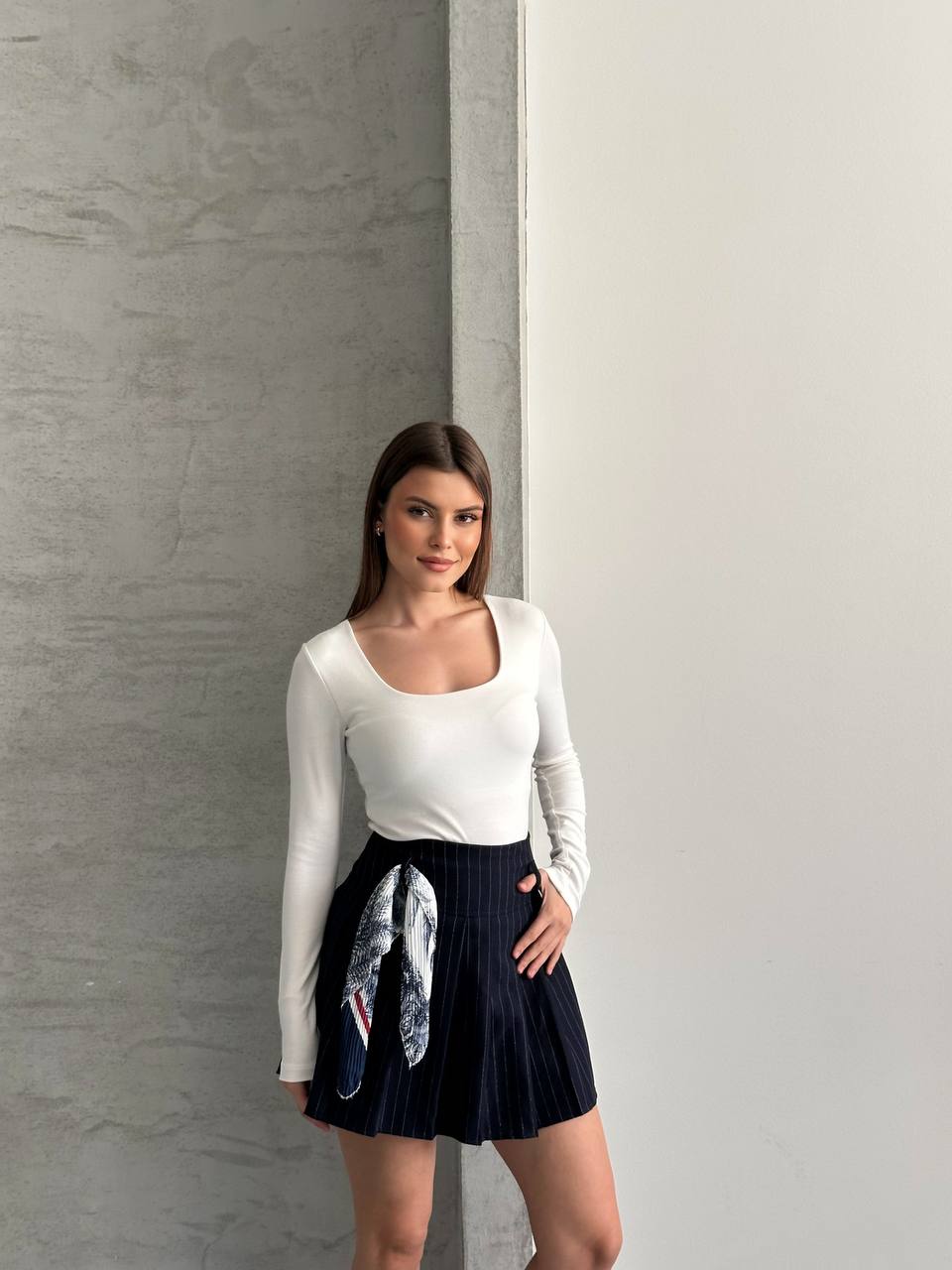 Kadın Beyaz Kare Yaka Uzun Kollu Esnek Body Bluz