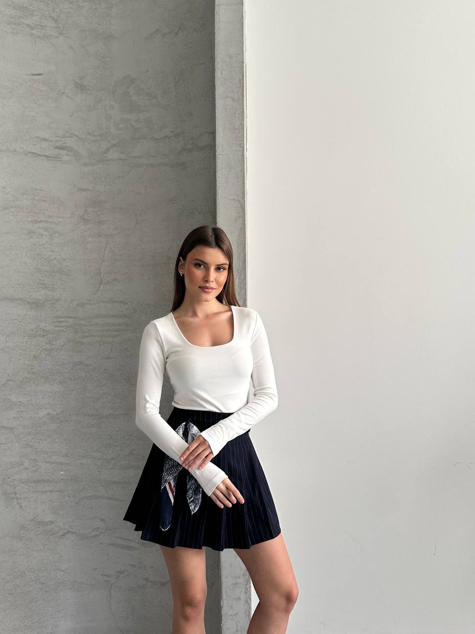 Kadın Beyaz Kare Yaka Uzun Kollu Esnek Body Bluz