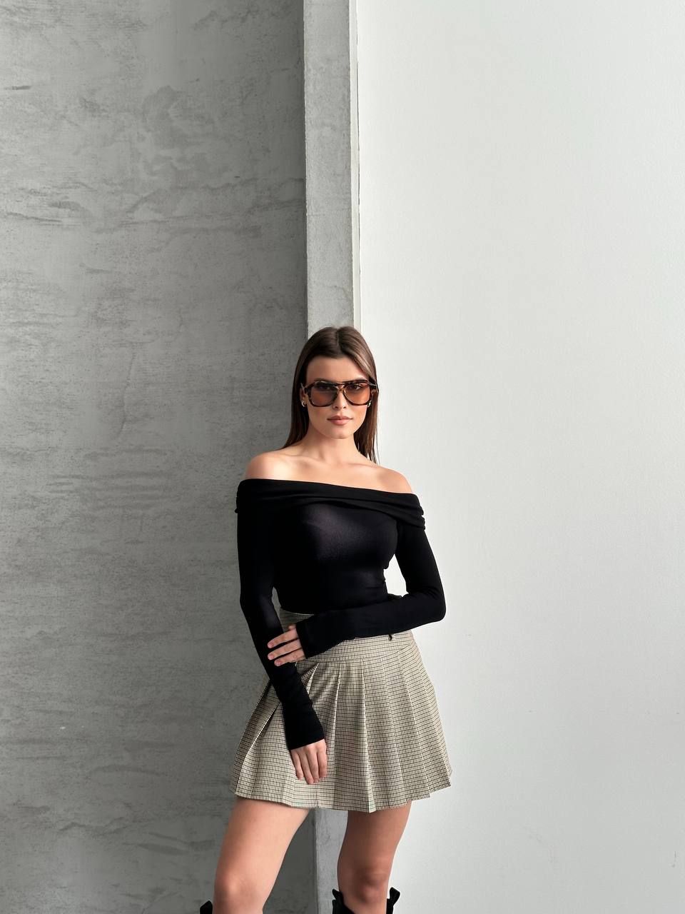 Madonna Yaka Omuz Açık Uzun Kollu Kadın Bluz - Body