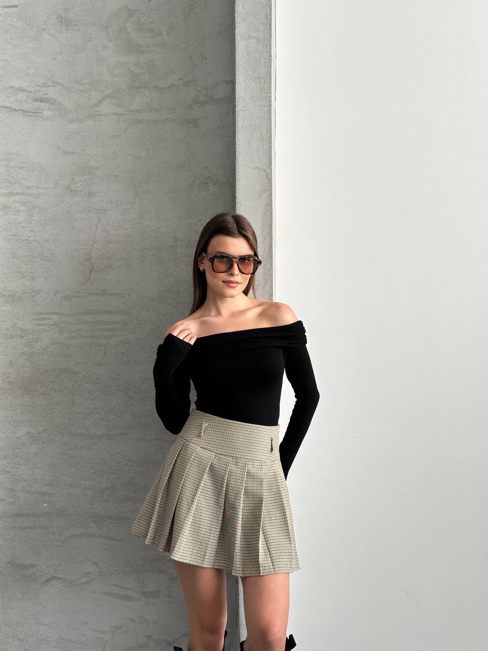 Madonna Yaka Omuz Açık Uzun Kollu Kadın Bluz - Body