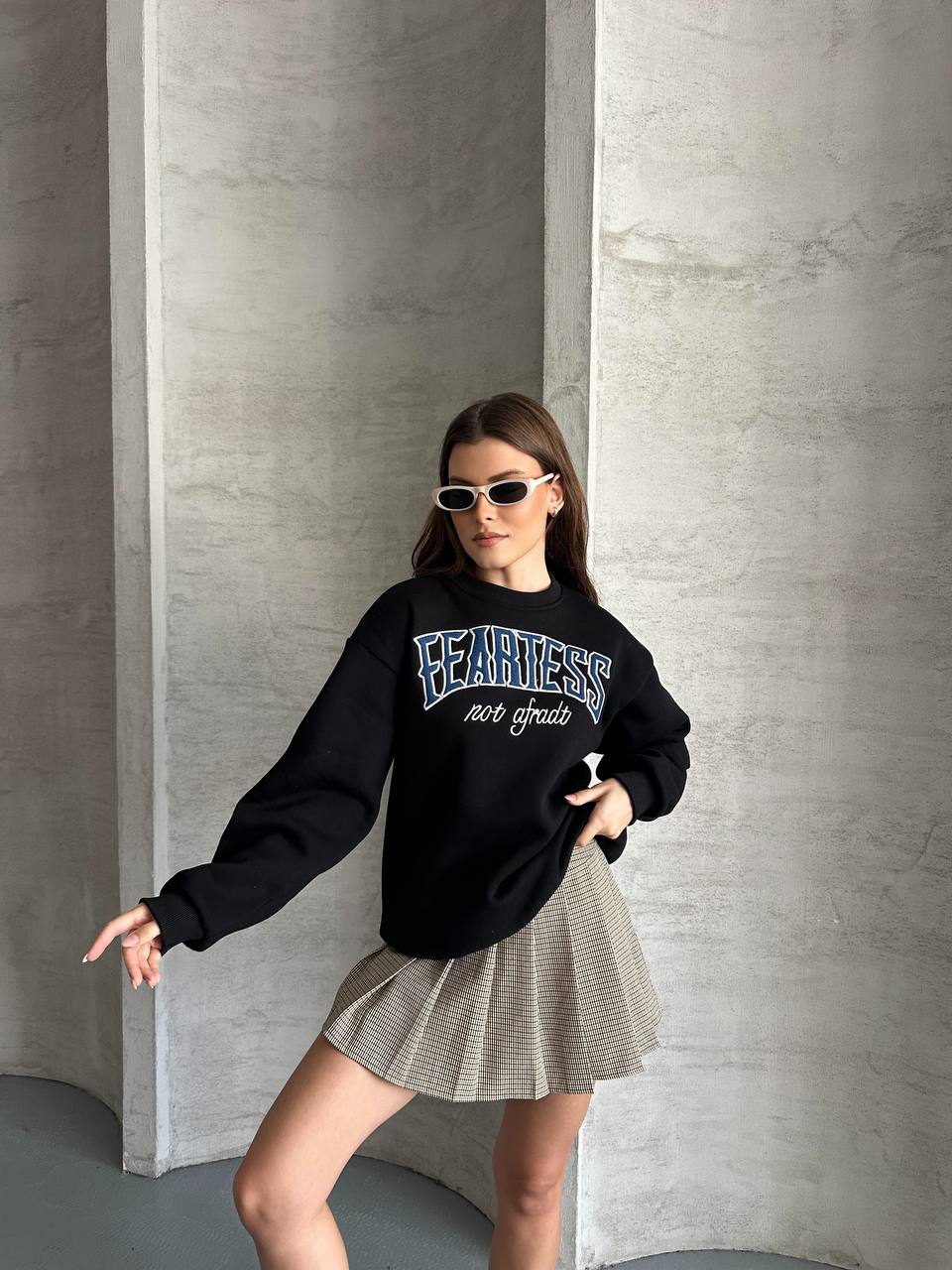 Oversize Siyah "Fearless" Yazı Baskılı Bisiklet Yaka Sweatshirt
