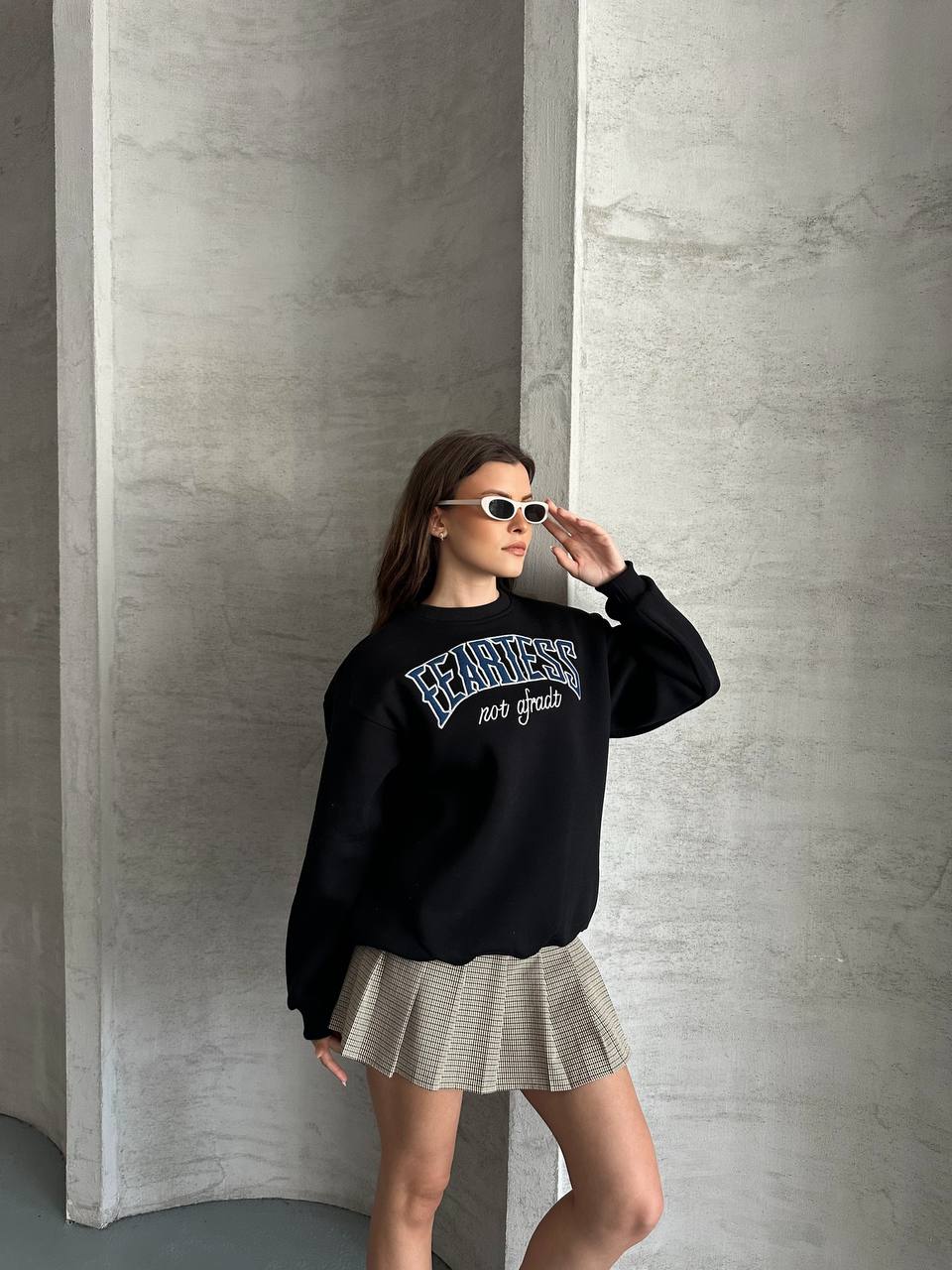 Oversize Siyah "Fearless" Yazı Baskılı Bisiklet Yaka Sweatshirt