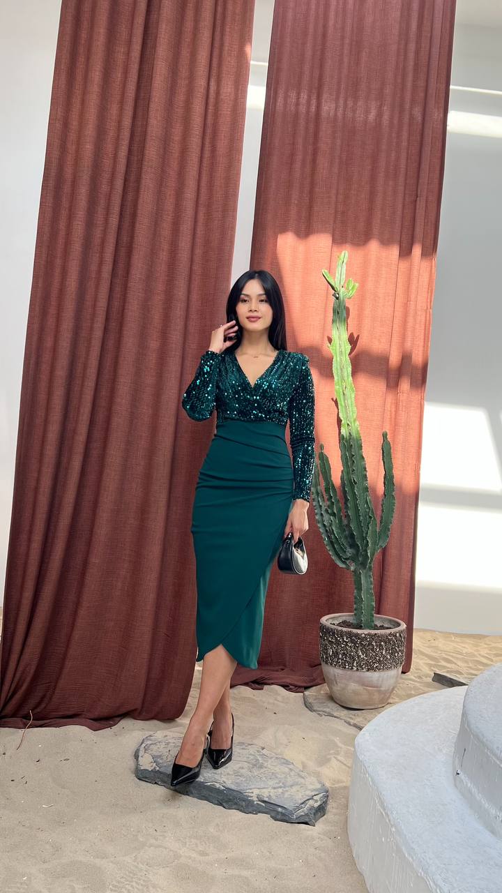 Zümrüt Yeşili Payetli Drapeli Midi Boy Abiye Elbise