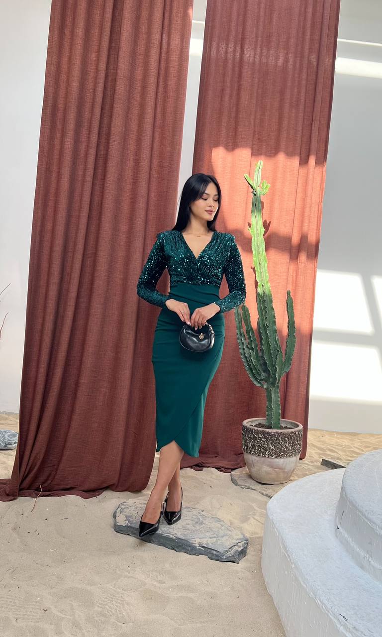 Zümrüt Yeşili Payetli Drapeli Midi Boy Abiye Elbise