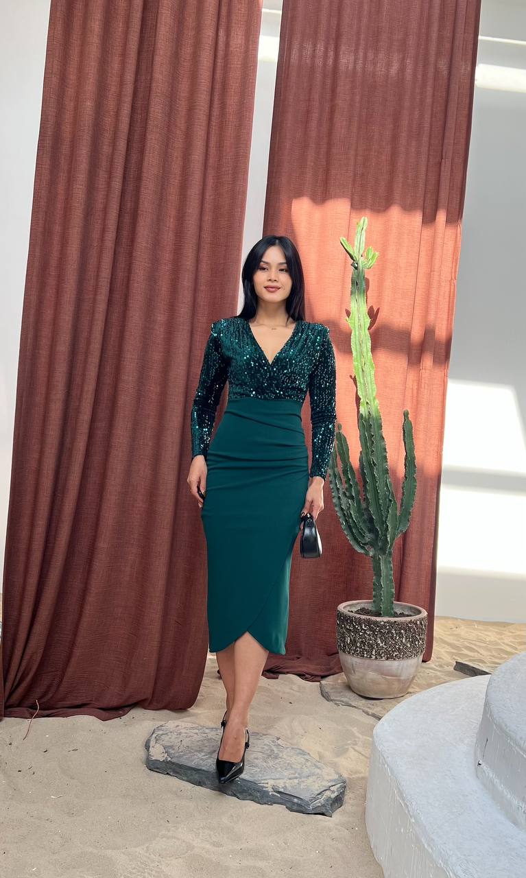 Zümrüt Yeşili Payetli Drapeli Midi Boy Abiye Elbise