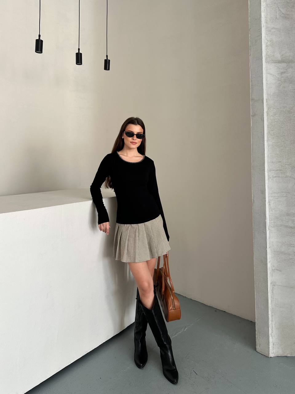 Kontrast Beyaz Dikiş Detaylı Siyah Uzun Kollu Slim Fit Kadın Bluz