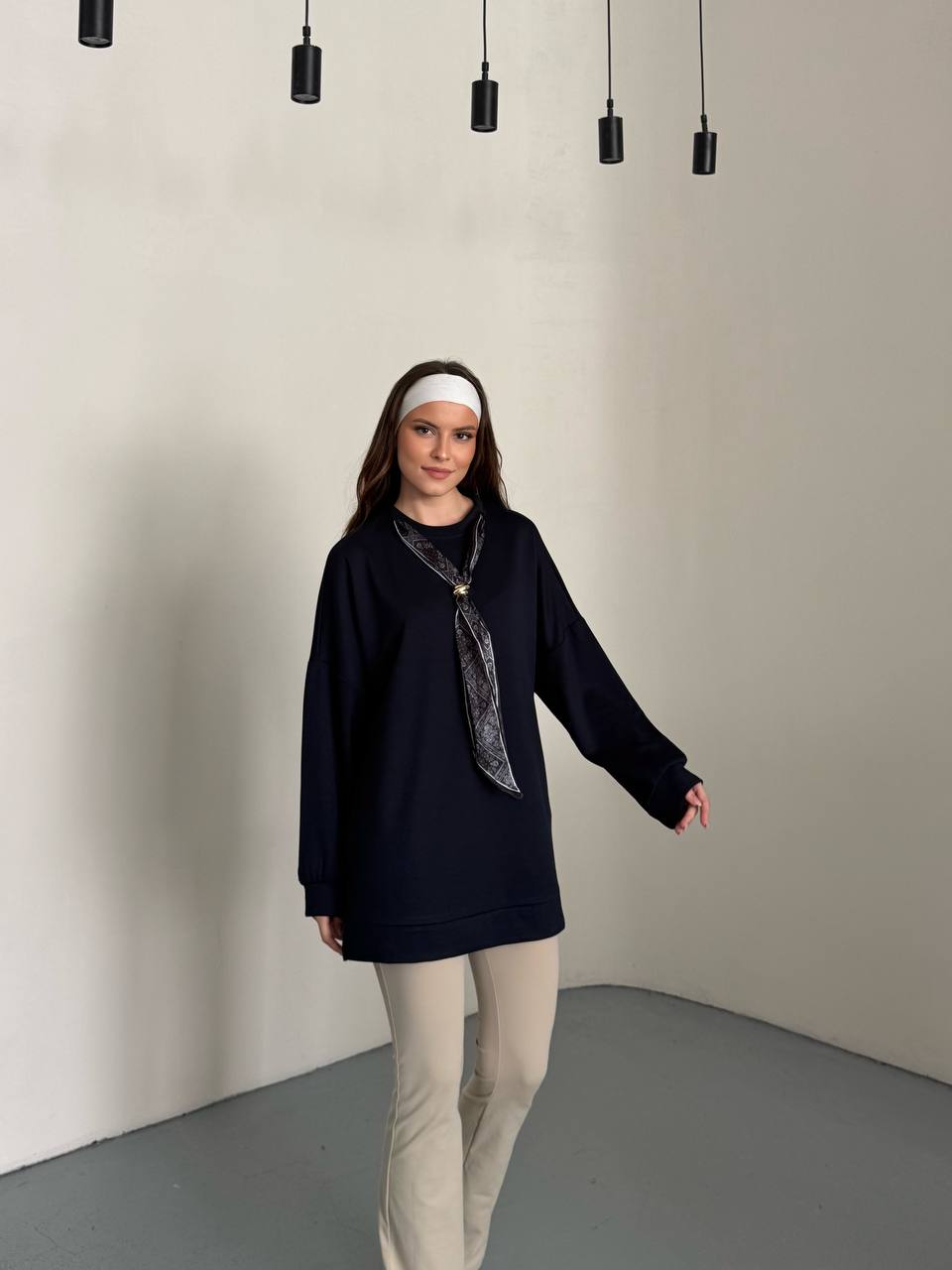 Fular Aksesuarlı Rahat Kesim Siyah Kadın Tunik