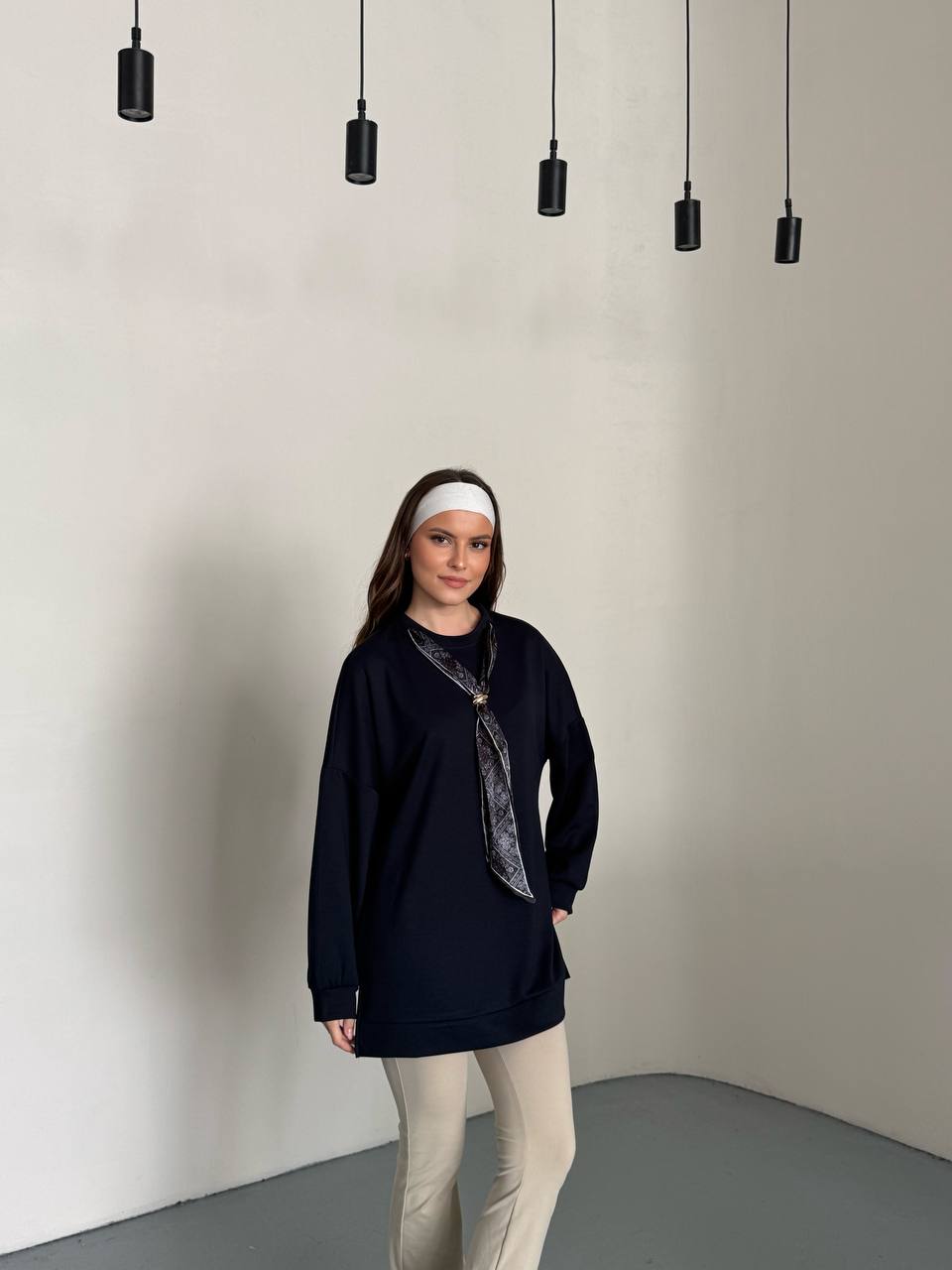 Fular Aksesuarlı Rahat Kesim Siyah Kadın Tunik