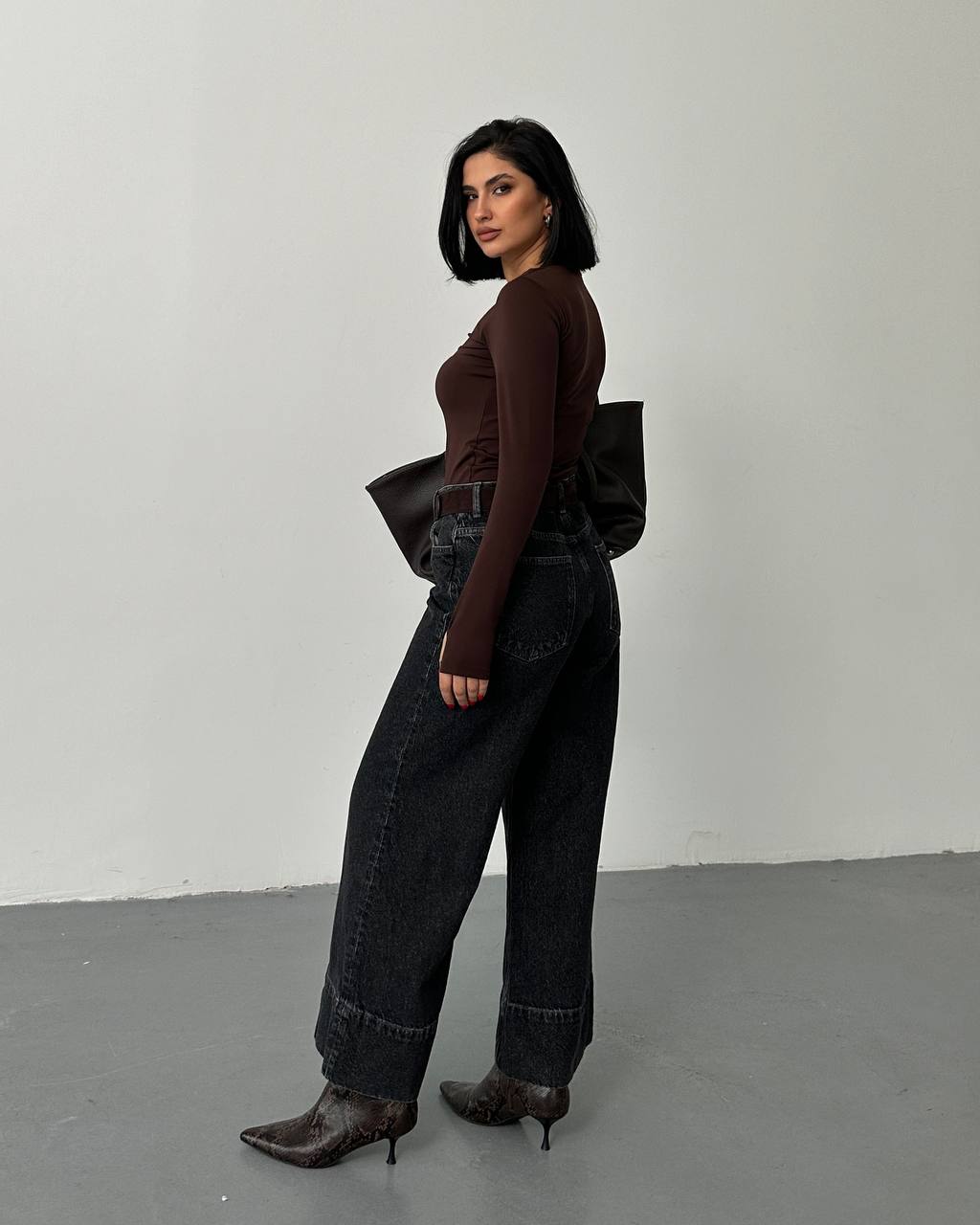 Çıma Detaylı Siyah Geniş Paça Denim Pantolon