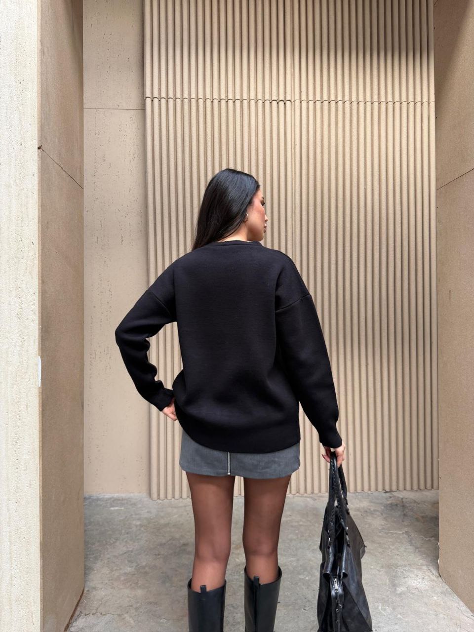 Kadın Siyah V Yaka Nakış Logolu Düğmeli Triko Hırka