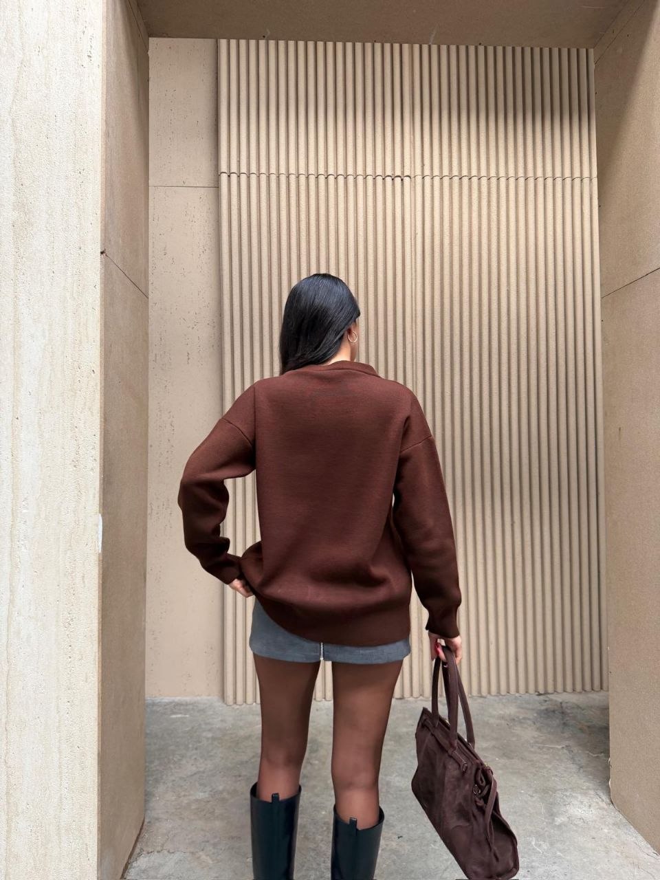 Kadın Acı Kahve V Yaka Nakış Logolu Düğmeli Triko Hırka