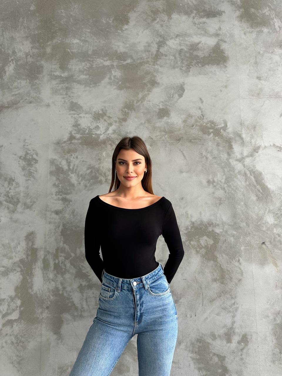 Kayık Yaka Uzun Kollu Vücudu Saran Esnek Bluz - Siyah