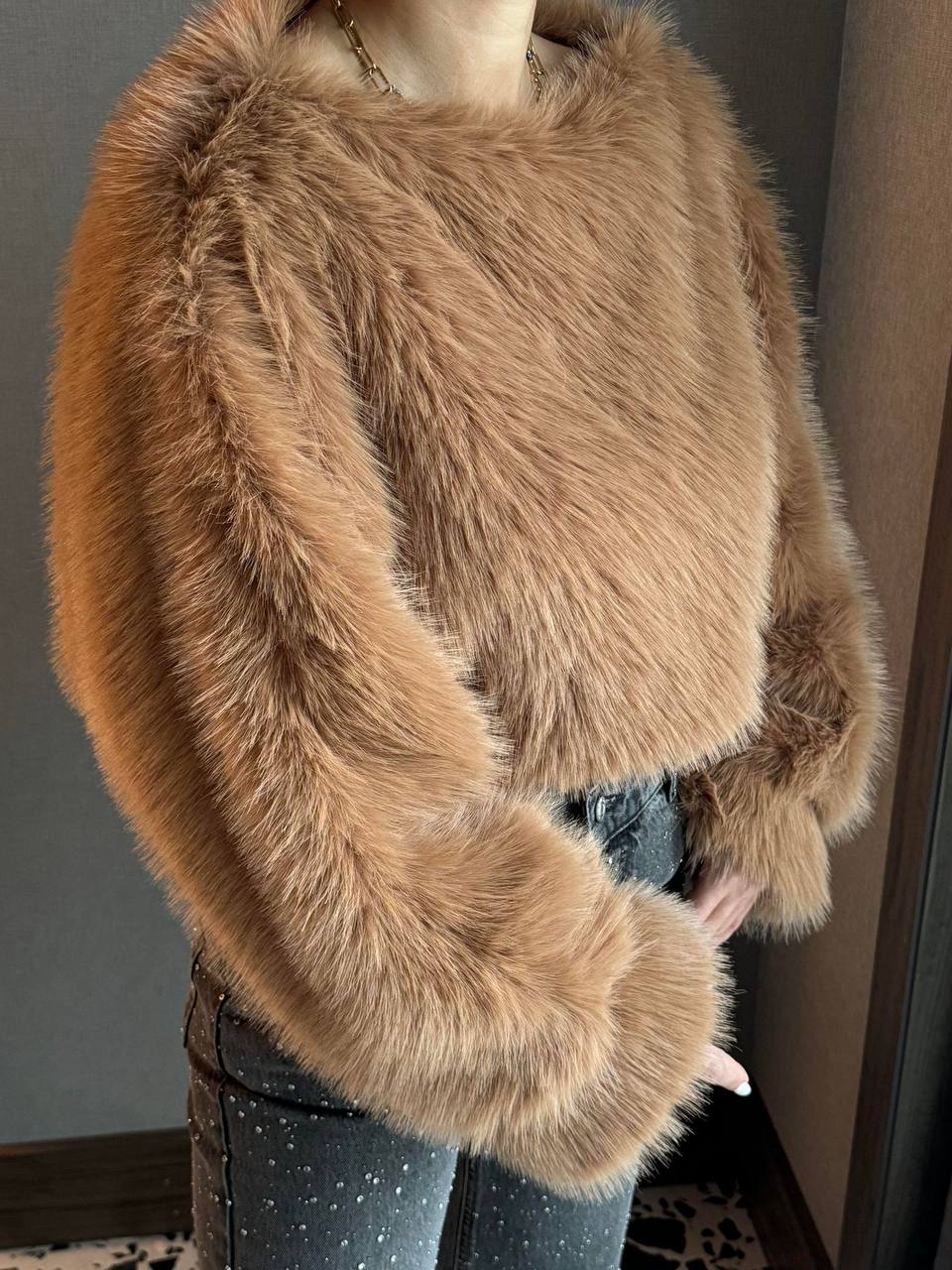 Taba Rengi Yumuşak Dokulu Kürk Crop Kadın Kazak