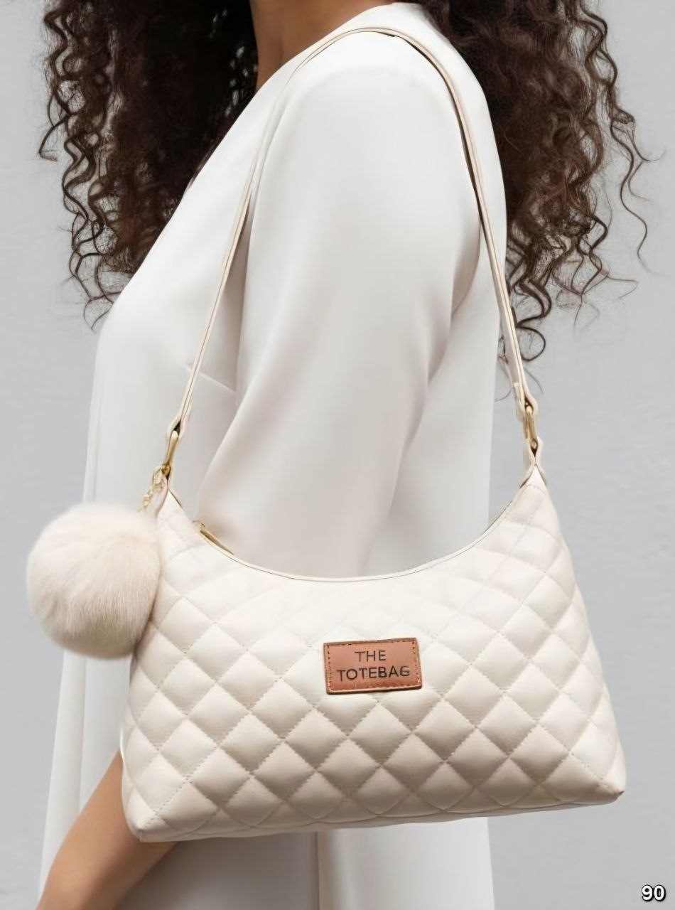 Peluş Aksesuarlı Baget Form Kapitone Omuz Çantası - Yeni Sezon