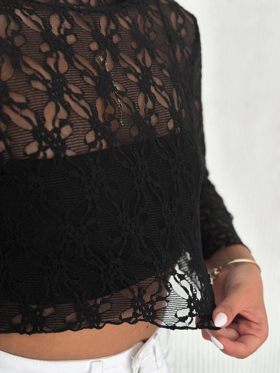 Siyah Çiçek Desenli Dantel Crop Bluz - Şık ve Transparan Detaylı
