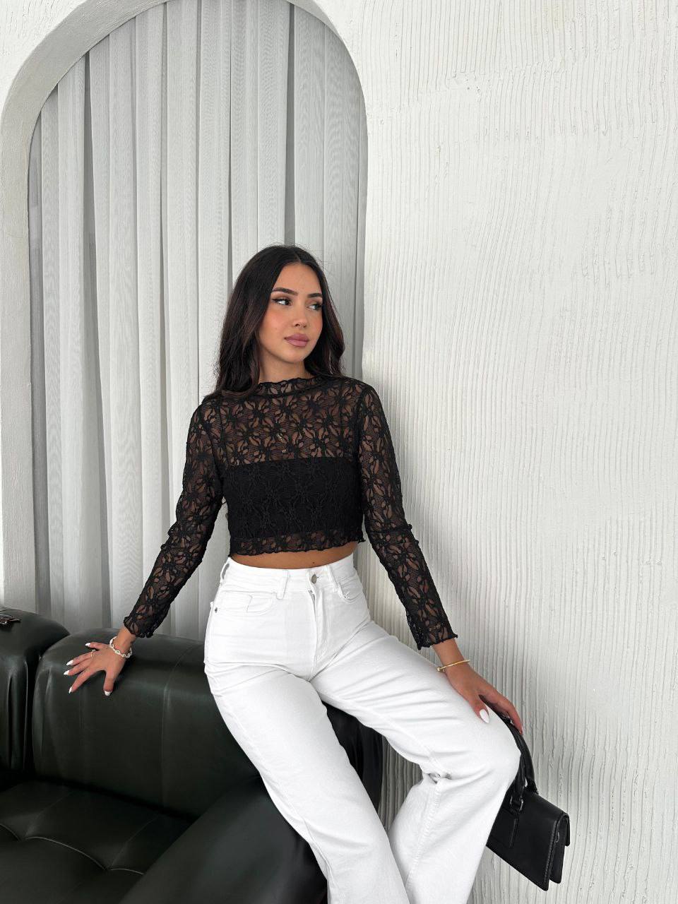 Siyah Çiçek Desenli Dantel Crop Bluz - Şık ve Transparan Detaylı