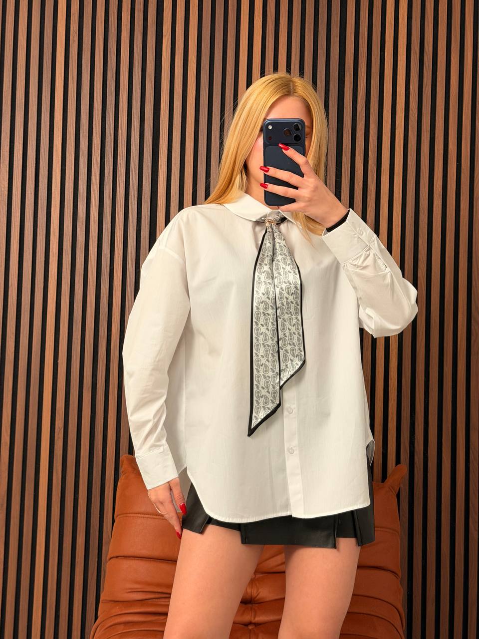 Fular Detaylı Uzun Kollu Oversize Beyaz Gömlek