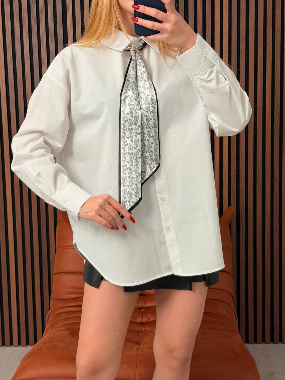 Fular Detaylı Uzun Kollu Oversize Beyaz Gömlek