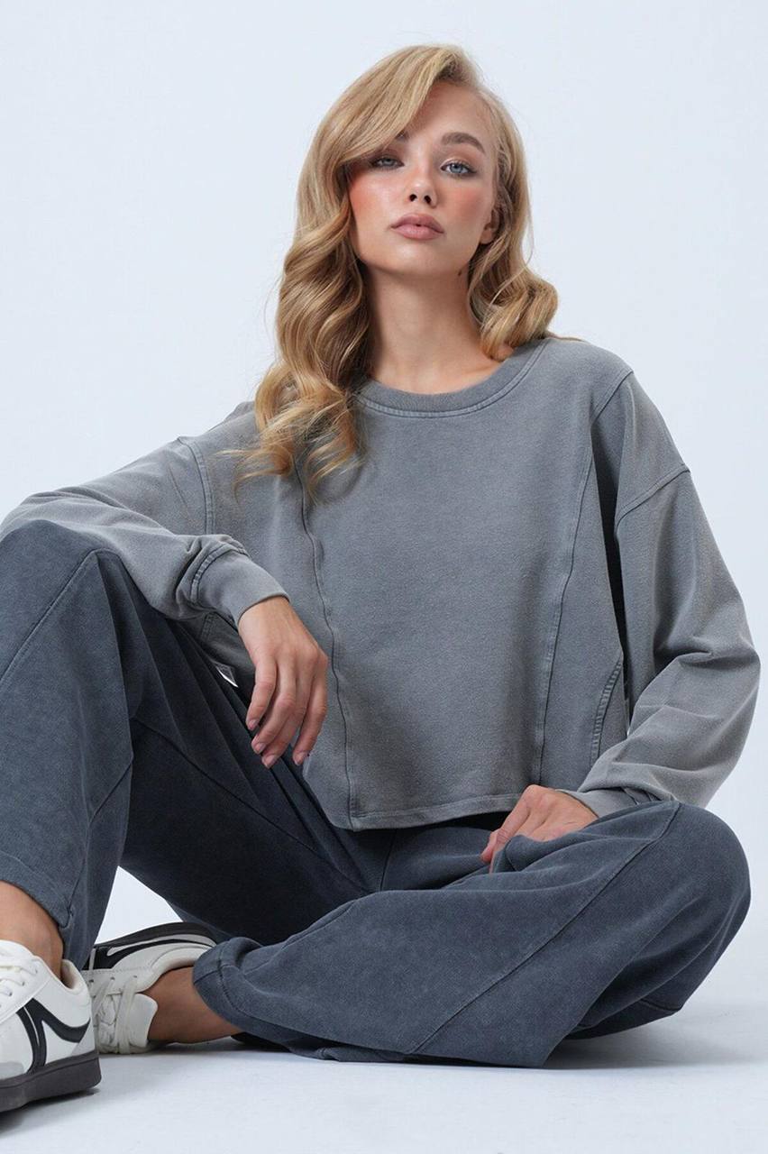 Dikiş Detaylı Gri Yıkamalı Crop Sweatshirt